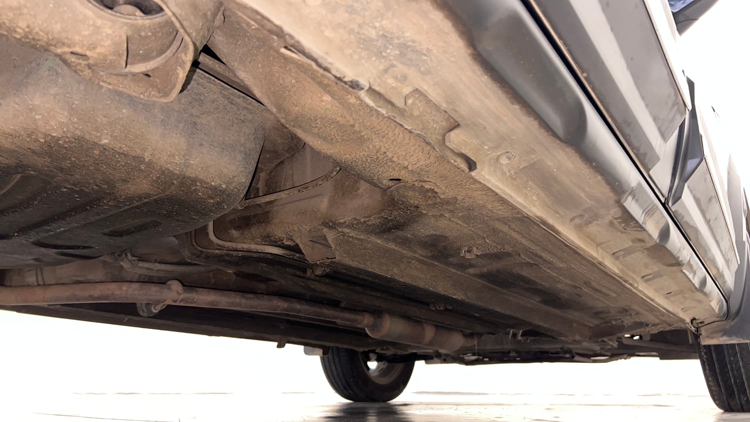Used 2021 Renault Kiger RXZ AMT Dual Tone Petrol Automatic extra REAR RIGHT UNDERBODY VIEW