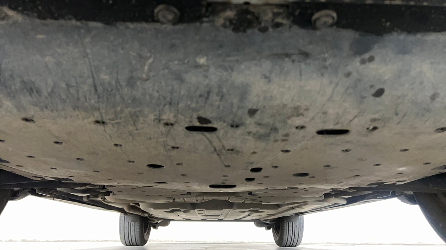 Used 2025 Honda Elevate V CVT Petrol Automatic extra FRONT LEFT UNDERBODY VIEW