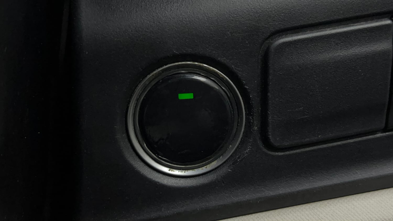 Used 2021 Tata Altroz XZ Petrol Petrol Manual top_features Keyless start