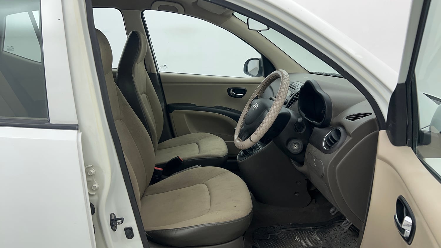 Used 2013 Hyundai i10 Sportz 1.2 Kappa2 Petrol Manual interior RIGHT SIDE FRONT DOOR CABIN VIEW