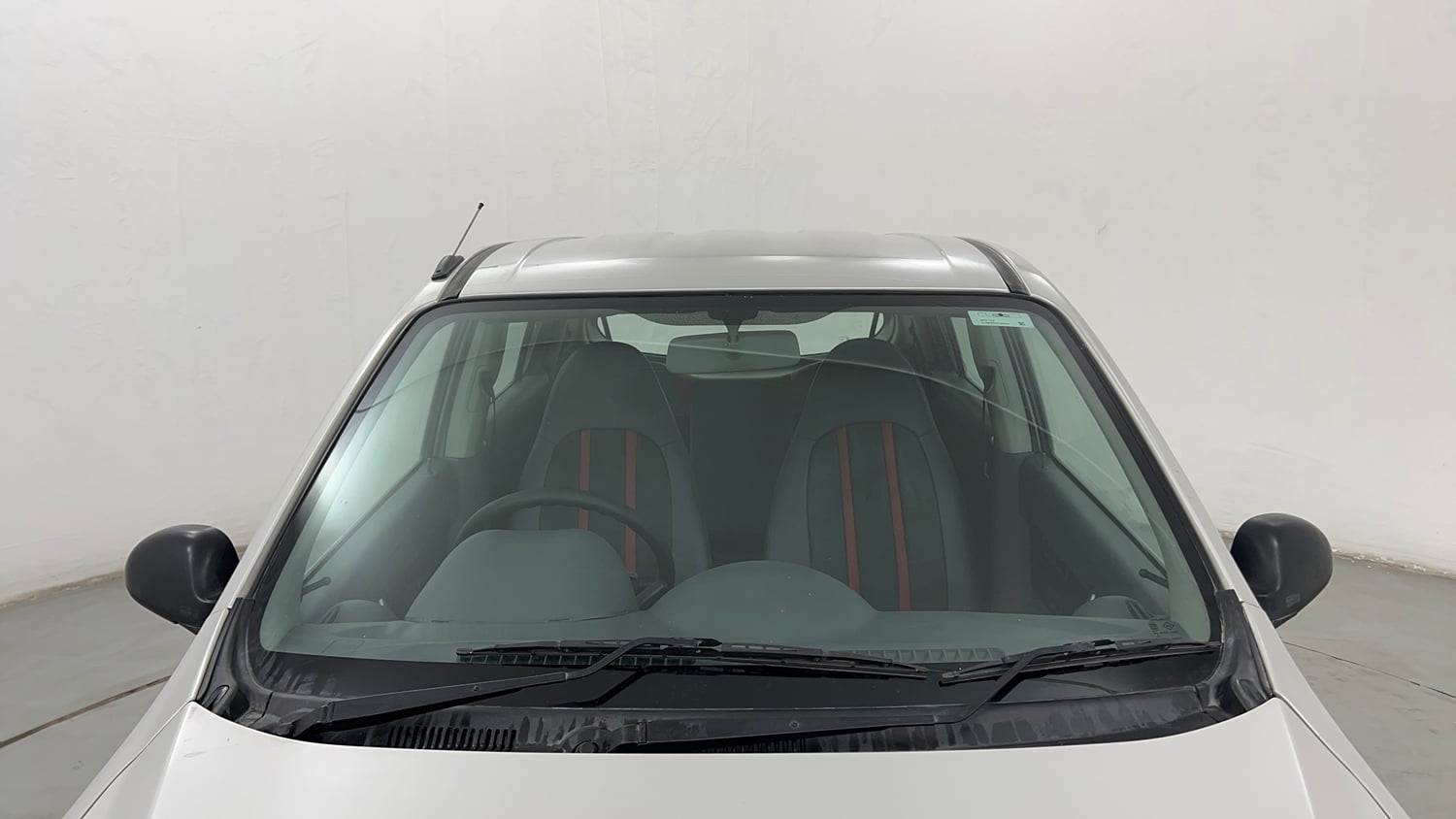 Used 2016 Maruti Suzuki Alto 800 Lxi Petrol Manual exterior FRONT WINDSHIELD VIEW
