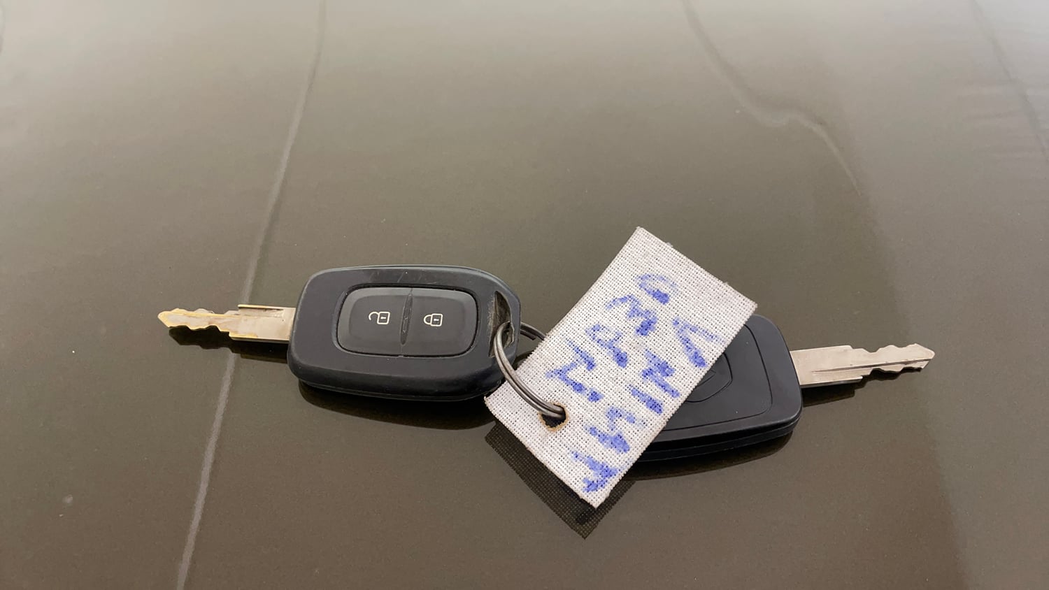 Used 2020 Renault Kwid 1.0 RXT AMT Opt Petrol Automatic extra CAR KEY VIEW