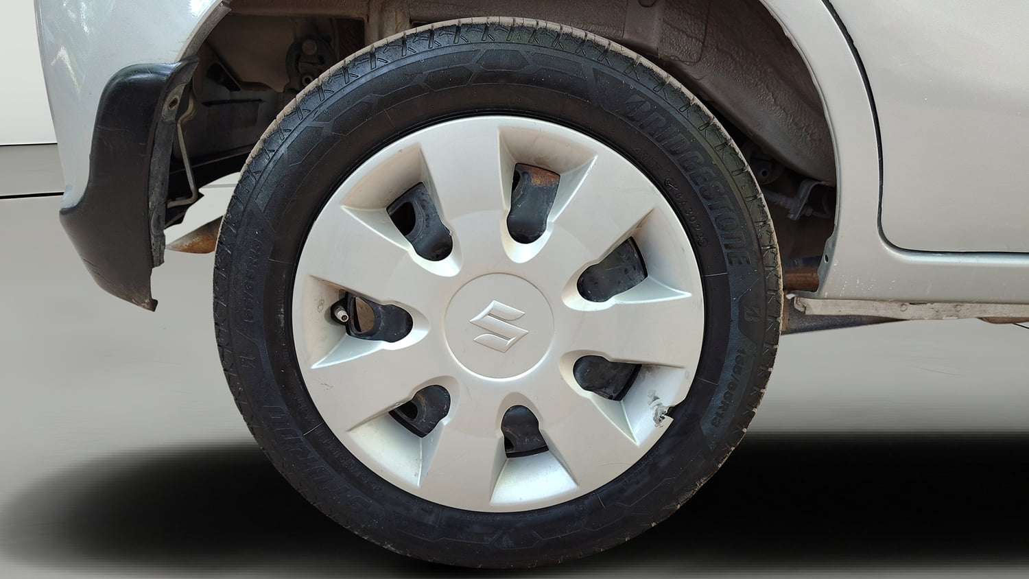 Used 2014 Maruti Suzuki Alto K10 VXi Petrol Manual tyres RIGHT REAR TYRE RIM VIEW