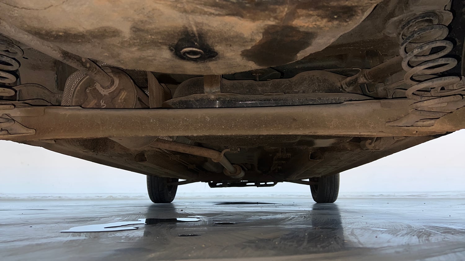 Used 2022 Renault Kwid RXT 1.0 Petrol Manual extra REAR UNDERBODY VIEW (TAKEN FROM REAR)