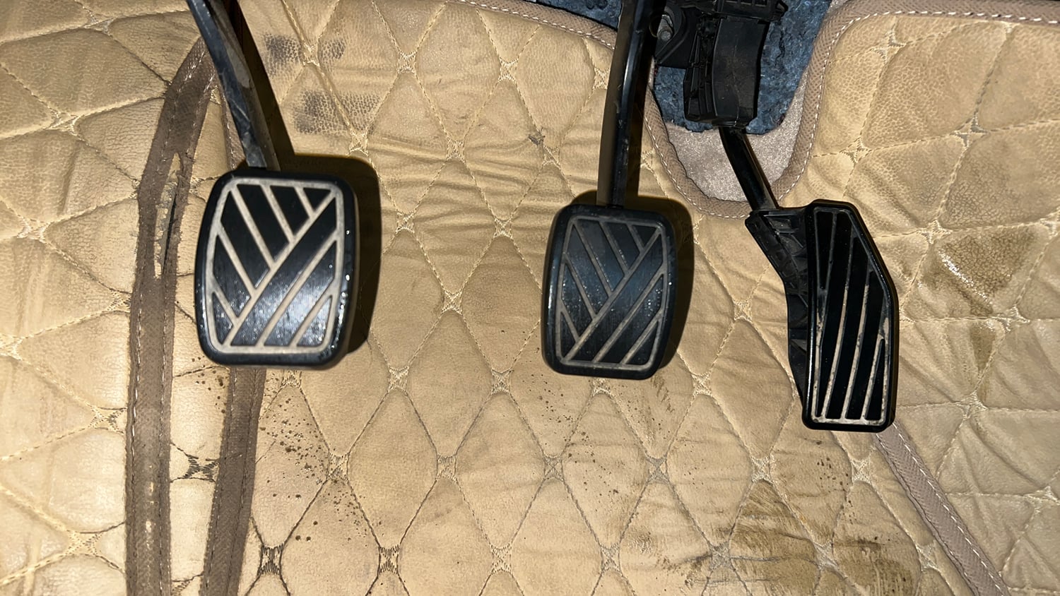 Used 2021 Maruti Suzuki Dzire VXi Petrol Manual interior PEDALS VIEW