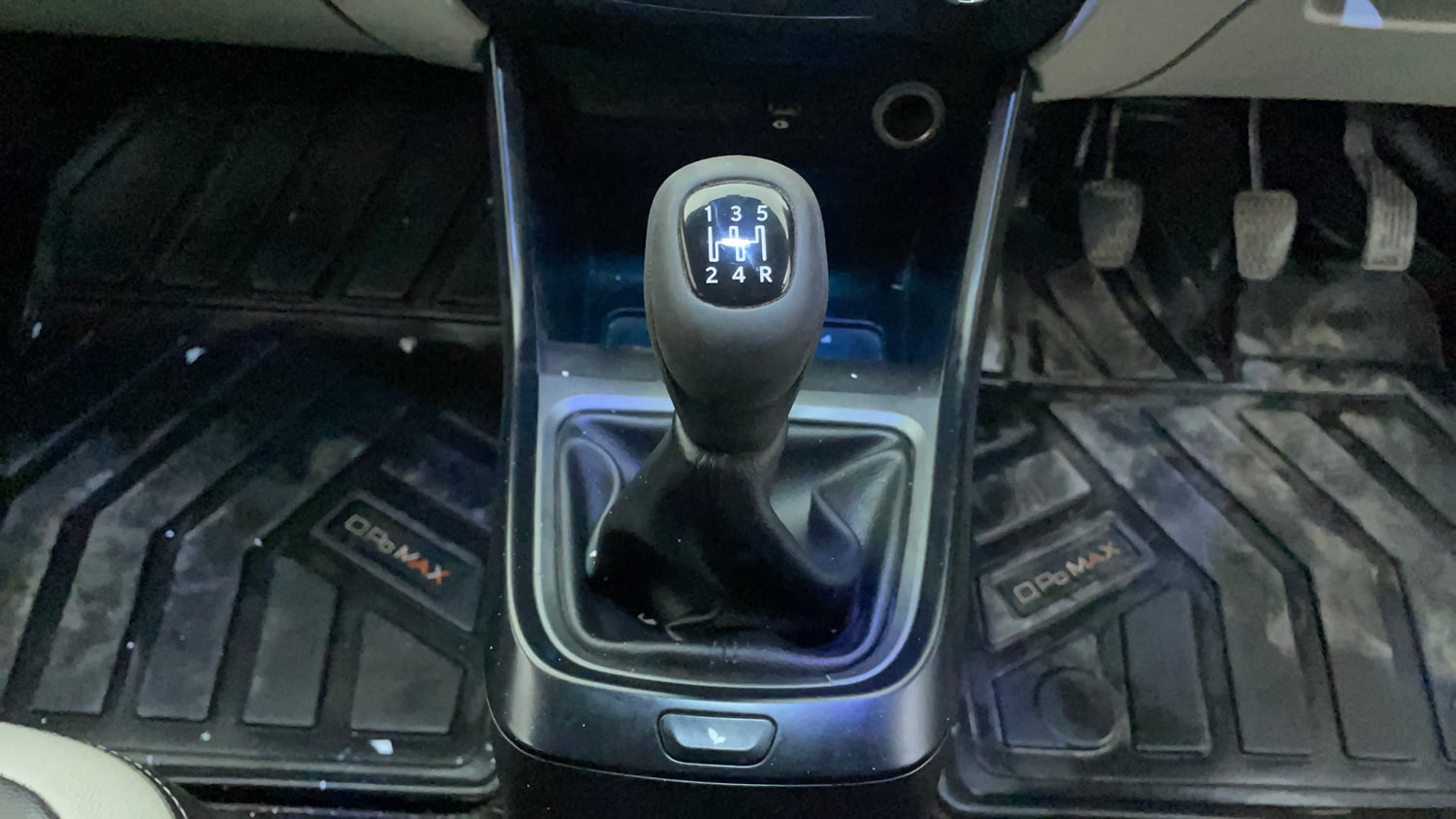 Used 2022 Tata Altroz XM Plus Petrol Petrol Manual interior GEAR  KNOB VIEW