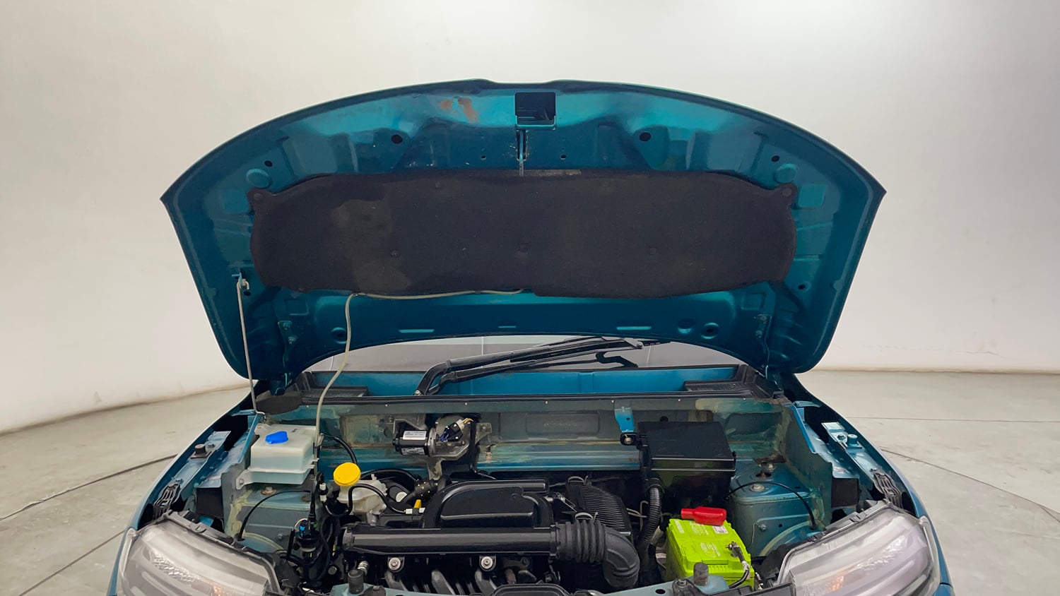 Used 2024 Renault Kwid CLIMBER 1.0 MT Petrol Manual engine ENGINE & BONNET OPEN FRONT VIEW