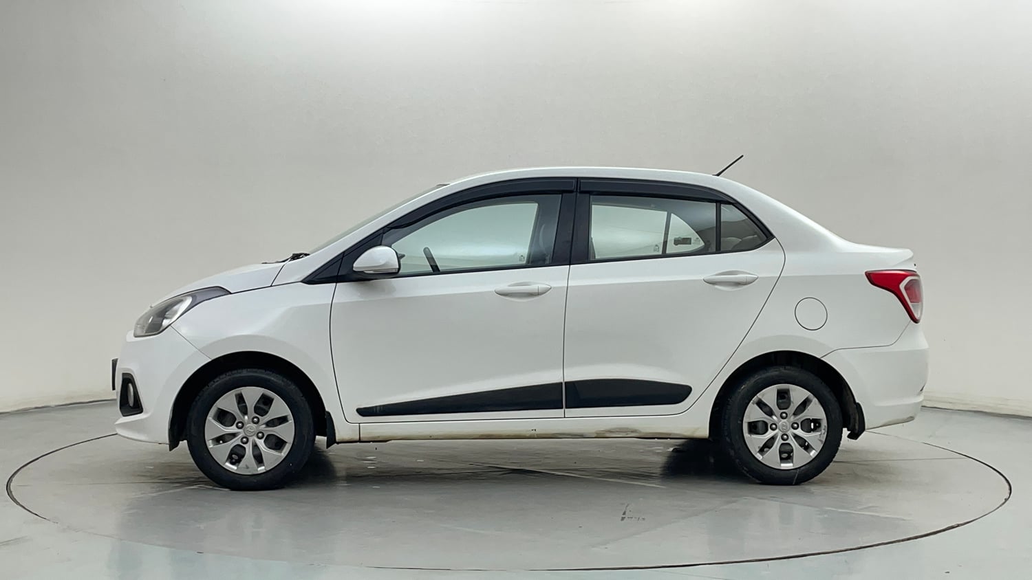 Used 2016 Hyundai Xcent S 1.2 Petrol Manual exterior LEFT SIDE VIEW