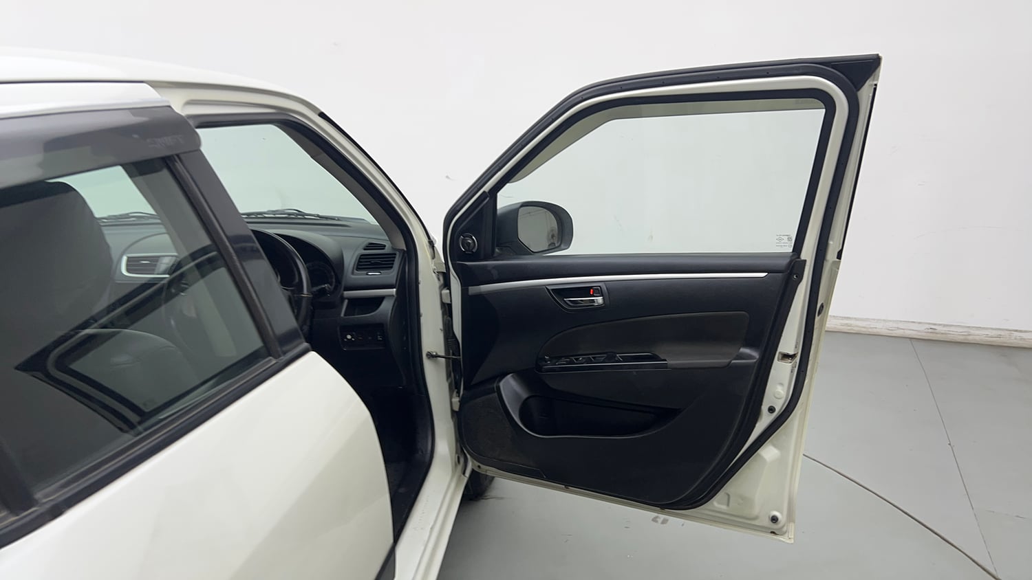 Used 2013 Maruti Suzuki Swift VXI CNG (Outside Fitted) Cng Manual interior RIGHT FRONT DOOR OPEN VIEW