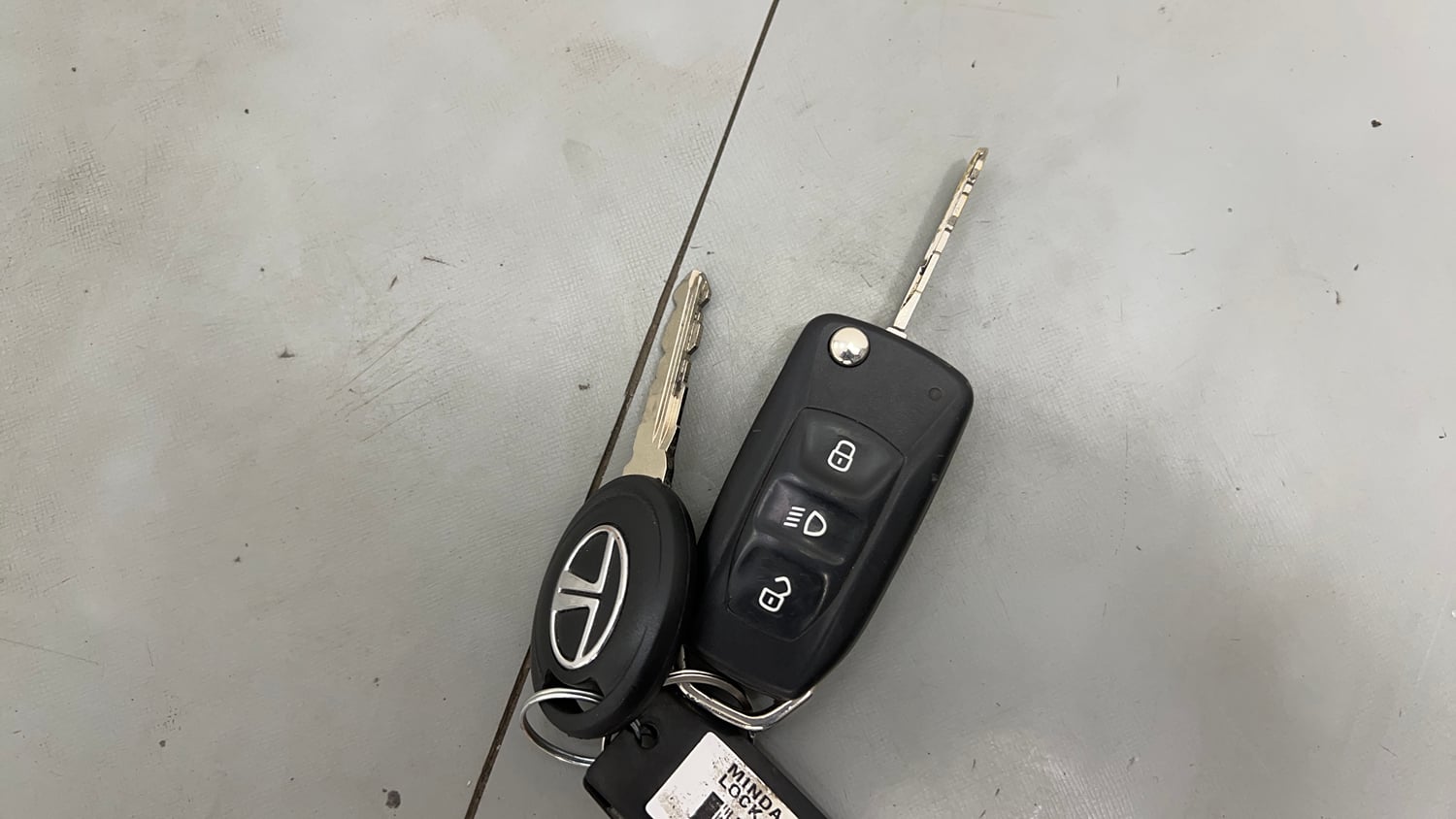 Used 2018 Tata Tiago Revotron XZA Petrol Automatic extra CAR KEY VIEW