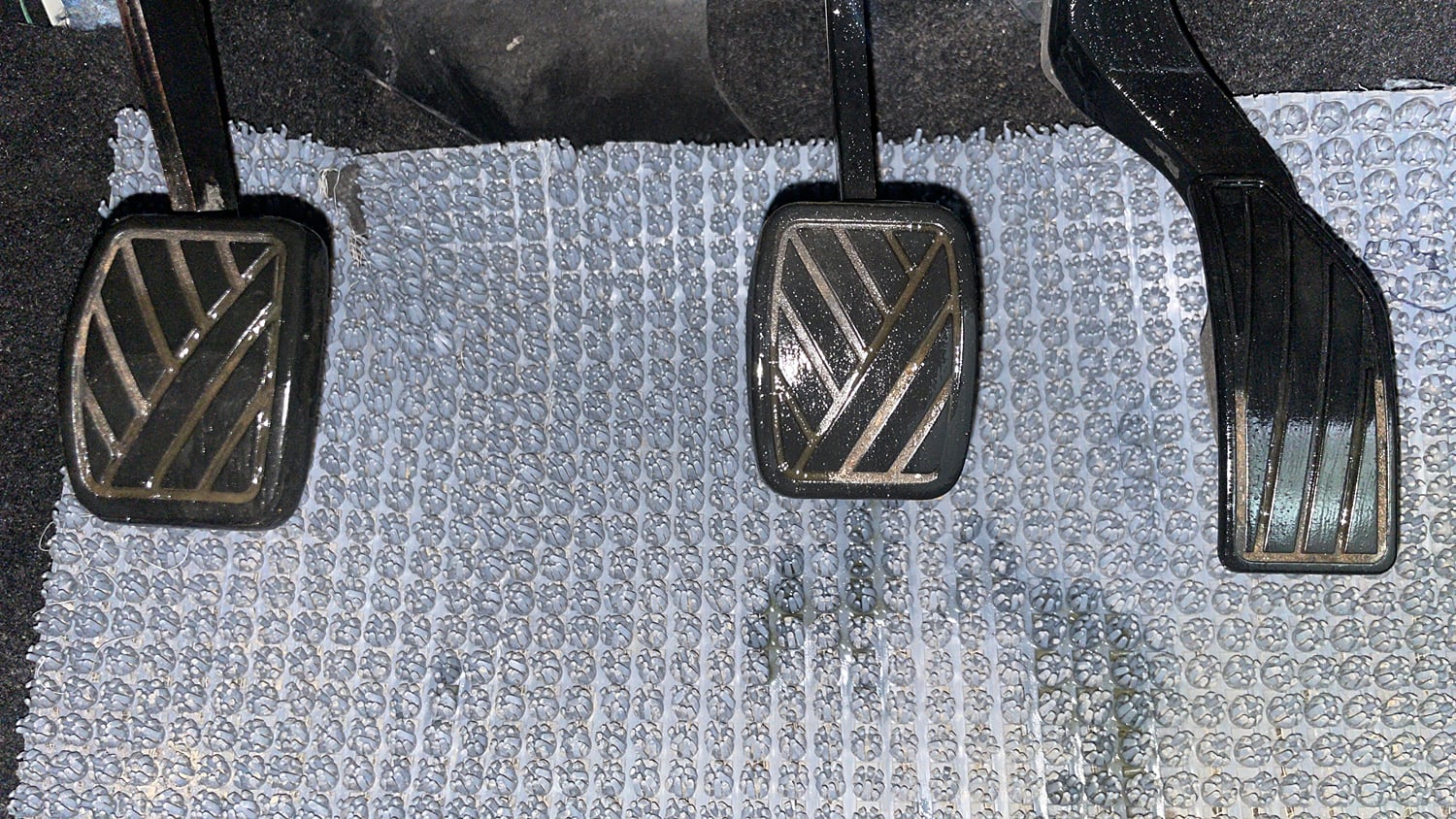 Used 2013 Maruti Suzuki Swift VXi Petrol Manual interior PEDALS VIEW