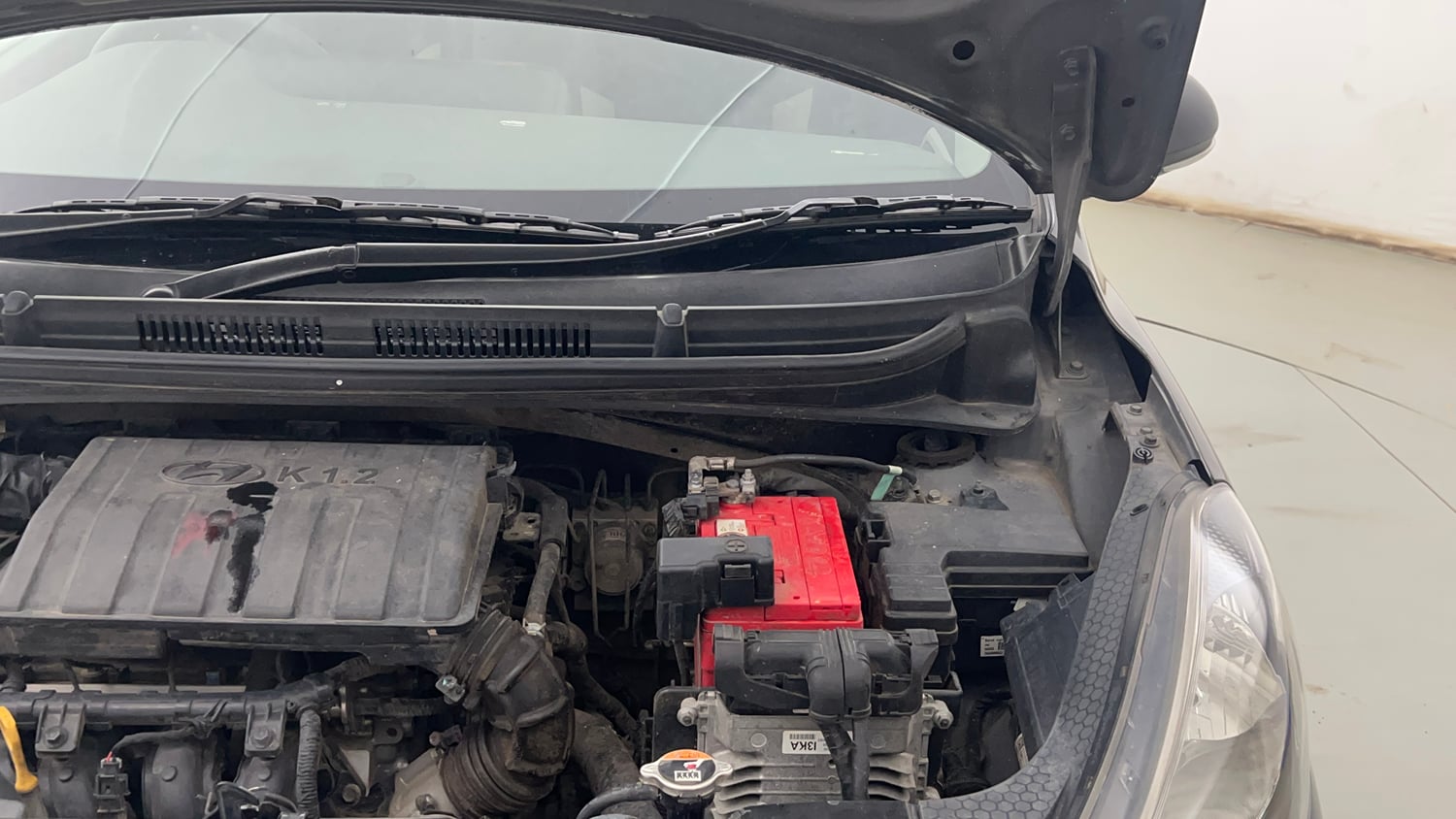 Used 2019 Hyundai Grand i10 Nios Magna AMT 1.2 Kappa VTVT Petrol Automatic engine ENGINE LEFT SIDE HINGE & APRON VIEW