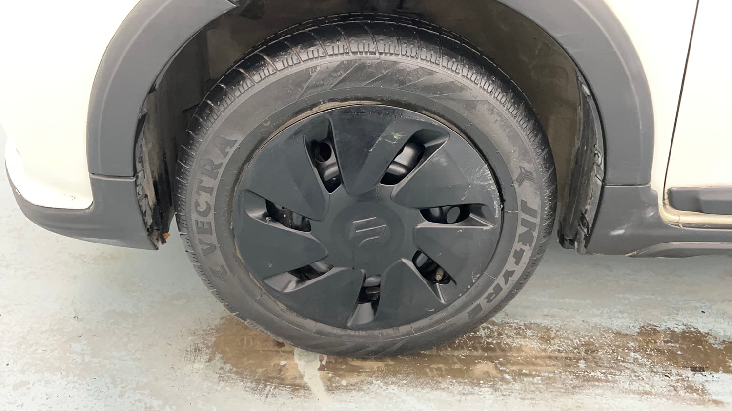 Used 2021 Maruti Suzuki Celerio X VXi AMT Petrol Automatic tyres LEFT FRONT TYRE RIM VIEW