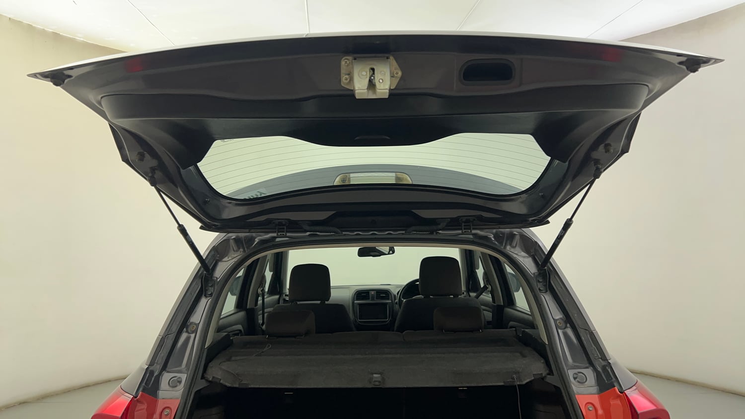 Used 2022 Toyota Urban Cruiser Premium Grade AT Petrol Automatic interior DICKY DOOR OPEN VIEW