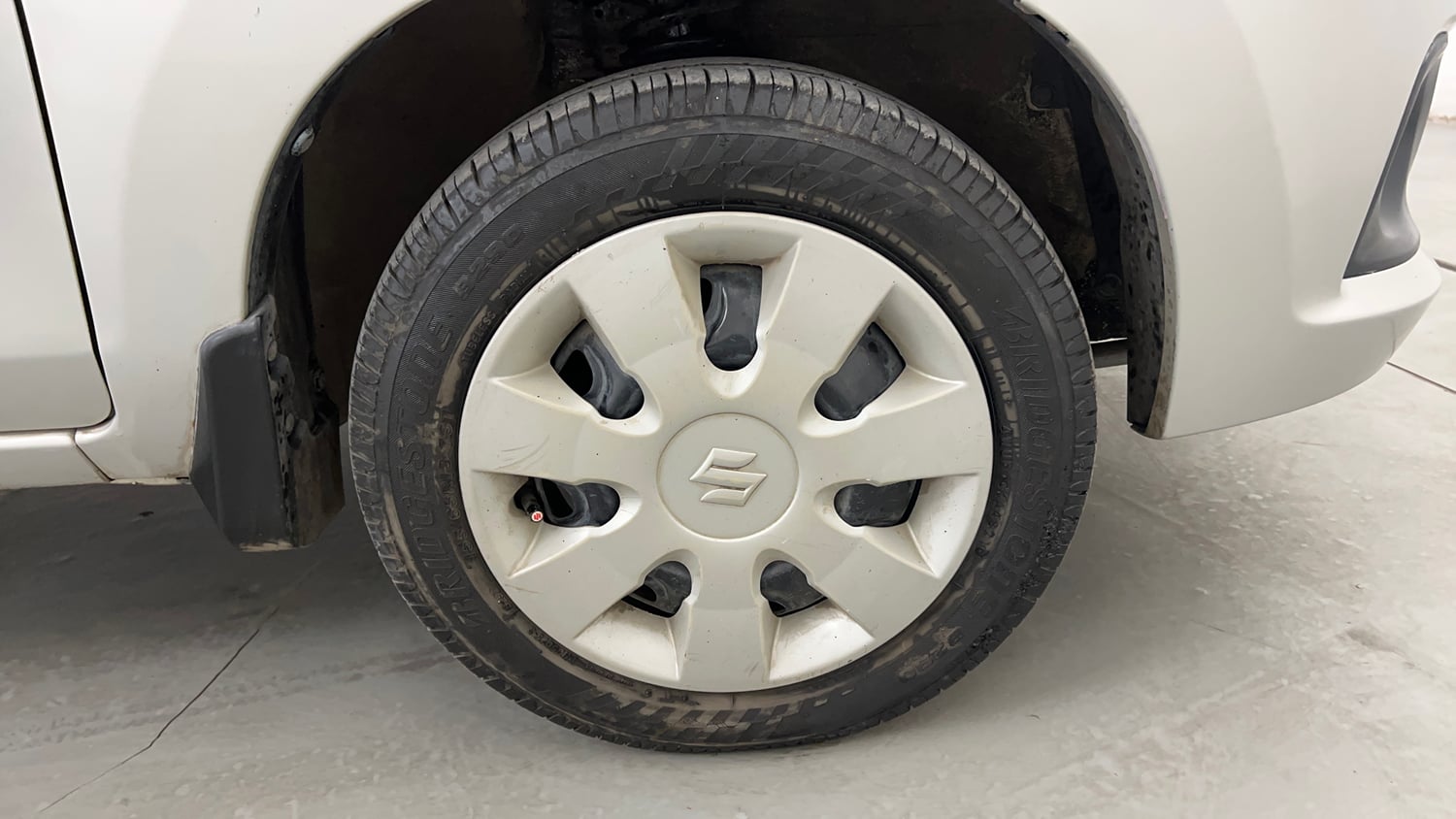 Used 2015 Maruti Suzuki Alto K10 VXi Petrol Manual tyres RIGHT FRONT TYRE RIM VIEW