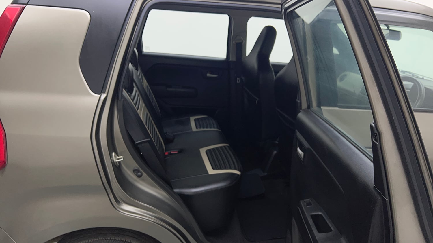 Used 2023 Maruti Suzuki Wagon R VXI 1.0 Petrol Manual interior RIGHT SIDE REAR DOOR CABIN VIEW