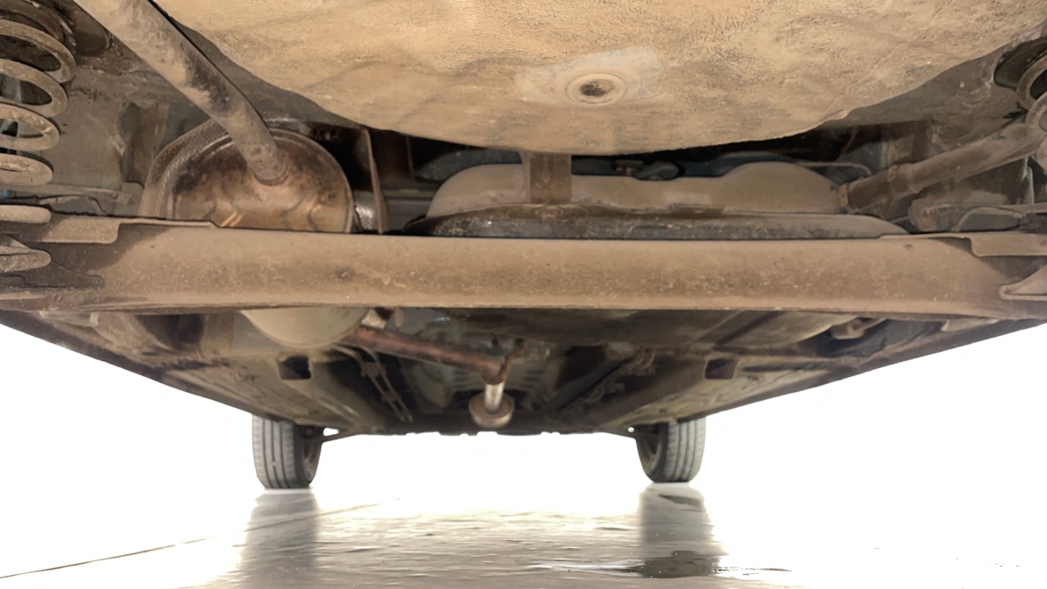 Used 2024 Renault Kwid CLIMBER 1.0 MT Petrol Manual extra REAR UNDERBODY VIEW (TAKEN FROM REAR)