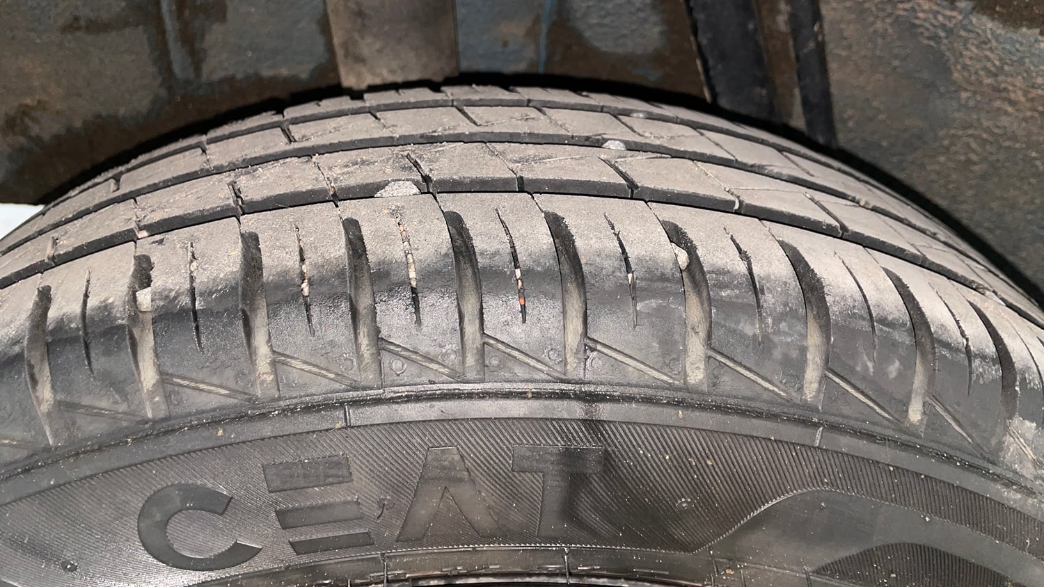 Used 2024 Renault Kwid CLIMBER 1.0 MT Petrol Manual tyres RIGHT REAR TYRE TREAD VIEW