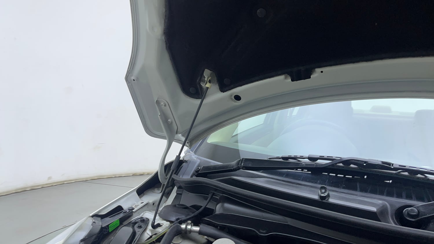 Used 2015 Maruti Suzuki Swift Dzire VXI Petrol Manual engine ENGINE RIGHT SIDE HINGE & APRON VIEW