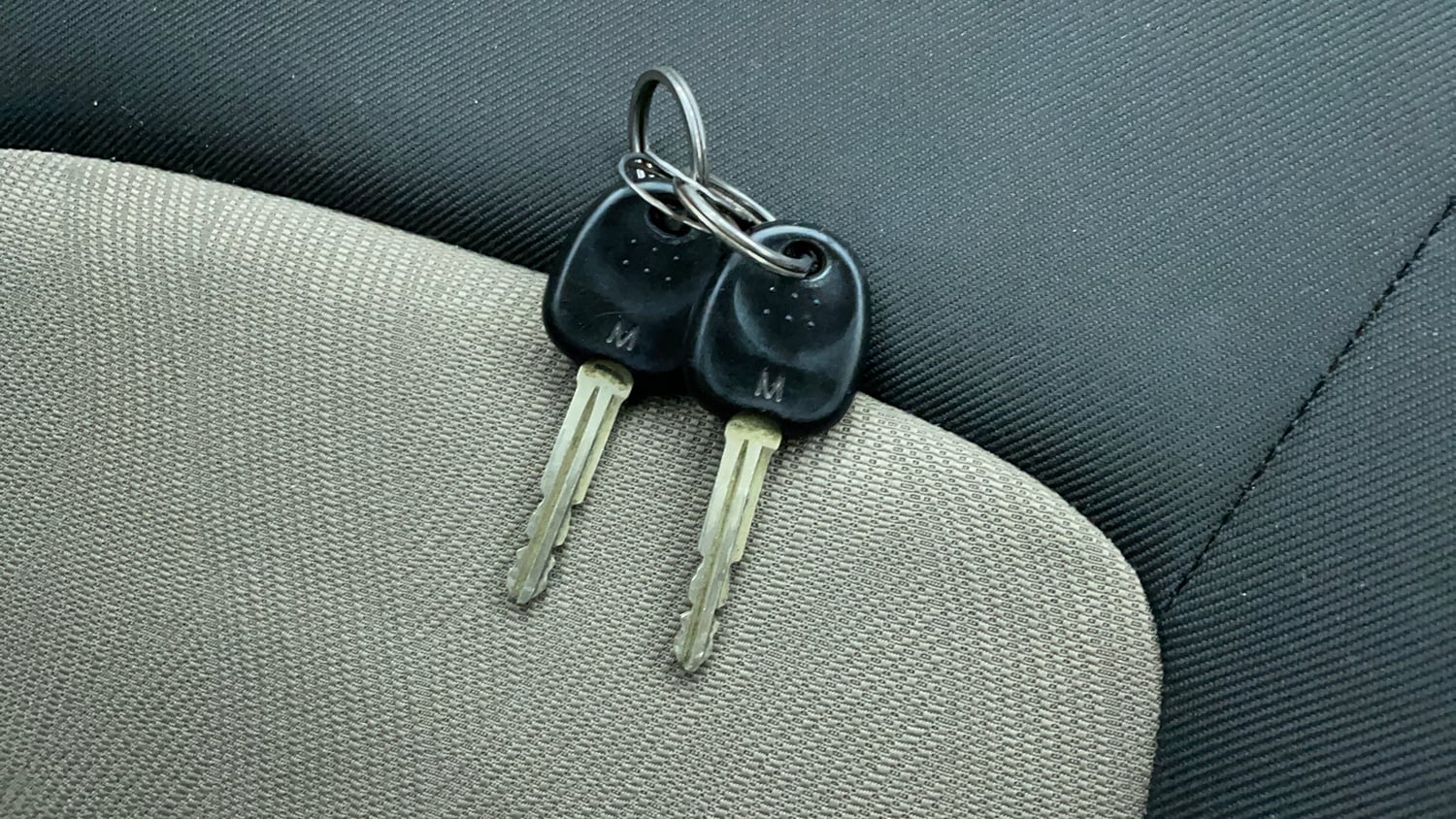 Used 2013 Hyundai i10 Sportz 1.2 Kappa2 Petrol Manual extra CAR KEY VIEW