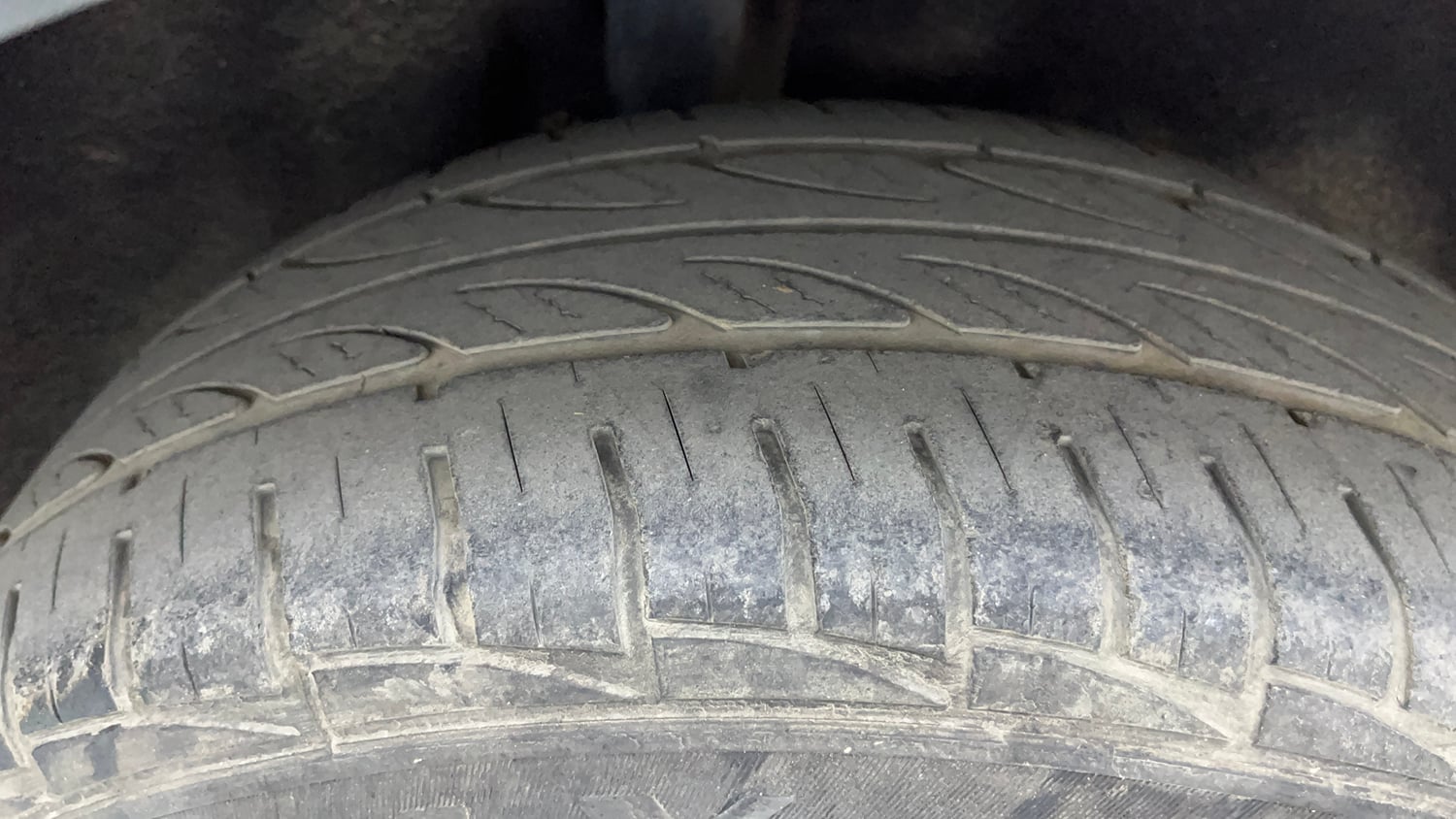 Used 2017 Ford EcoSport Trend+ 1.5L TDCi Diesel Manual tyres RIGHT REAR TYRE TREAD VIEW