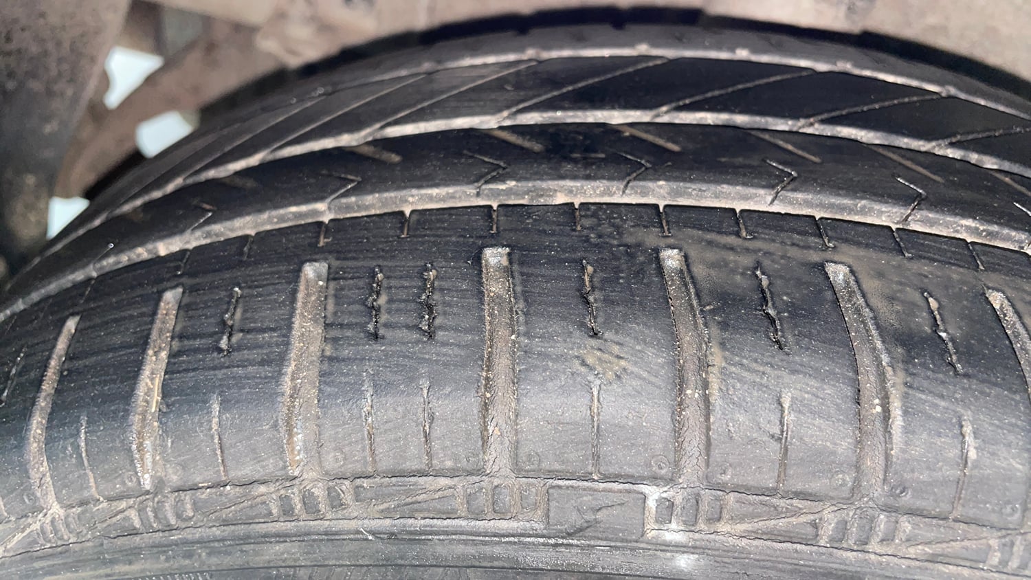 Used 2017 Hyundai Grand i10 Sportz 1.2 Kappa VTVT Petrol Manual tyres RIGHT REAR TYRE TREAD VIEW