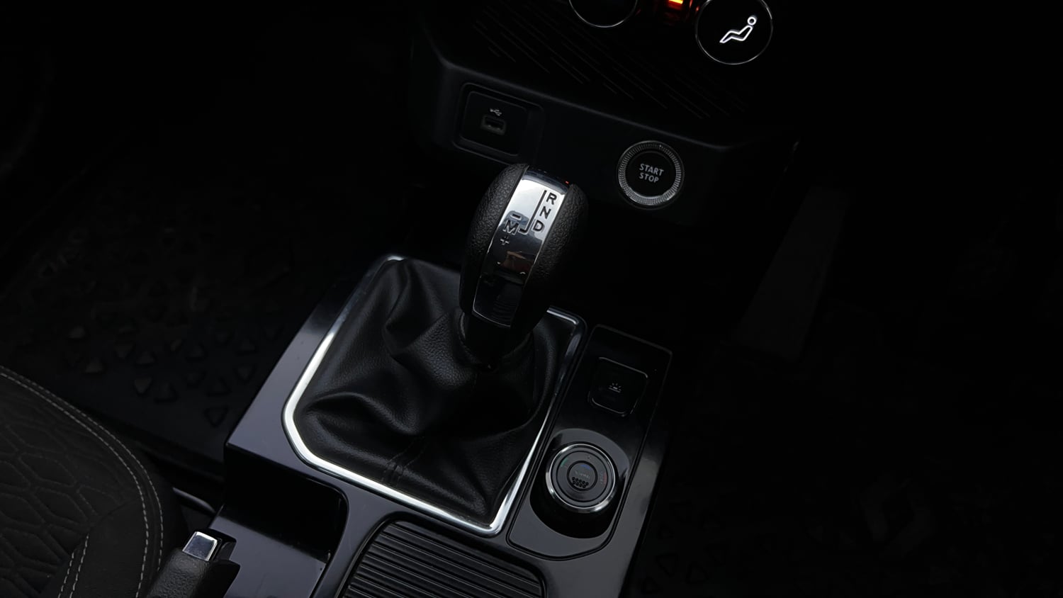 Used 2021 Renault Kiger RXZ AMT Dual Tone Petrol Automatic interior GEAR  KNOB VIEW