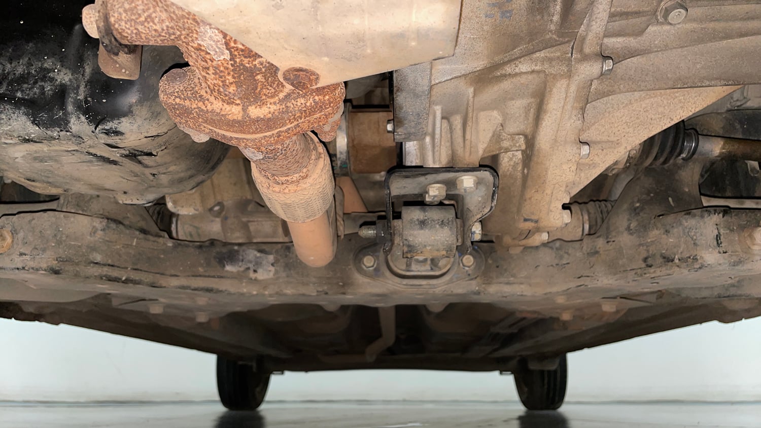 Used 2019 Hyundai Santro Sportz Petrol Manual extra FRONT LEFT UNDERBODY VIEW