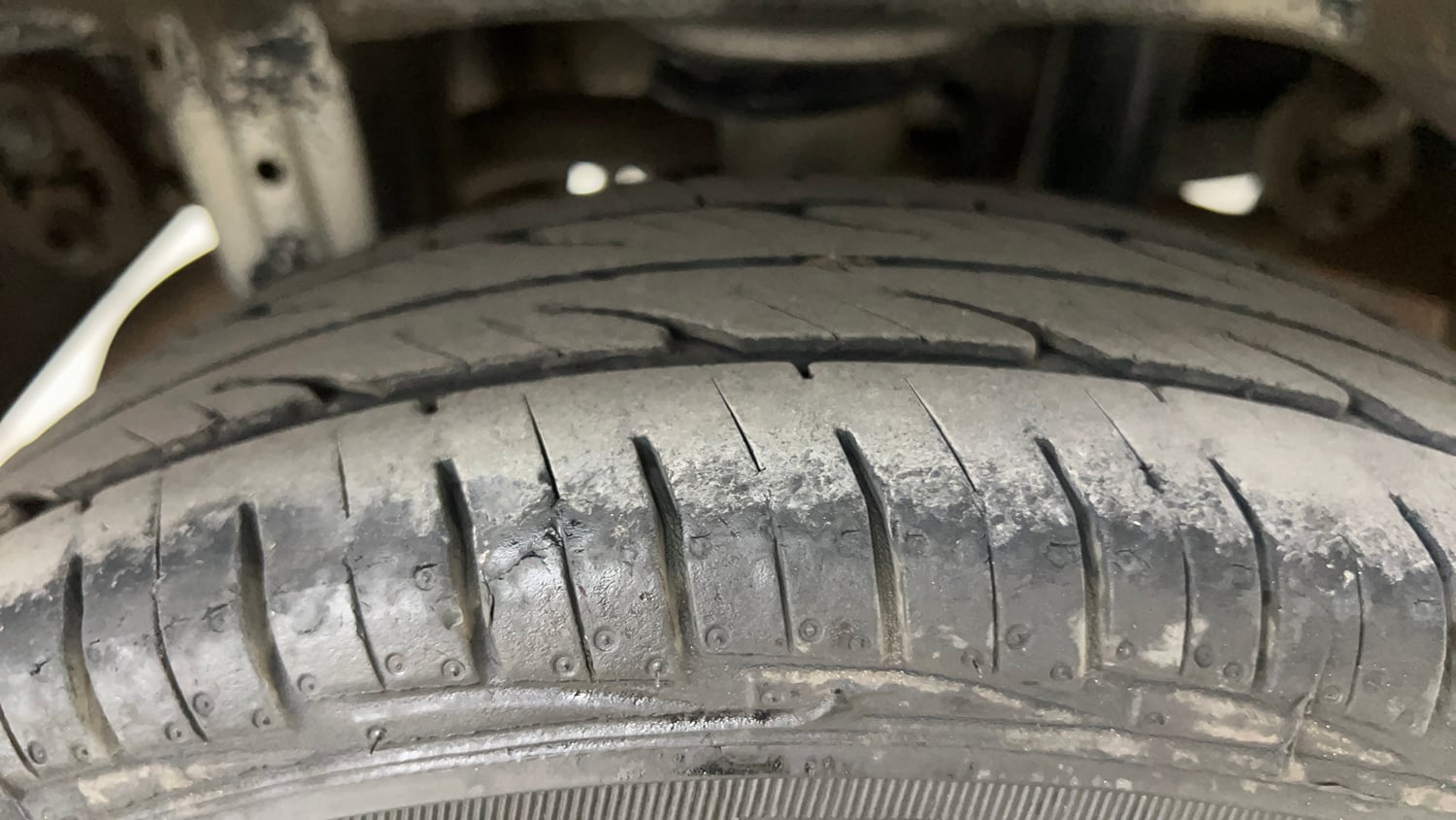 Used 2016 Maruti Suzuki Alto 800 Lxi Petrol Manual tyres RIGHT REAR TYRE TREAD VIEW