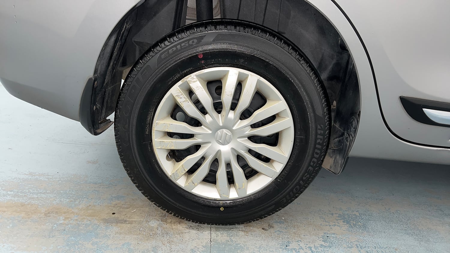 Used 2021 Maruti Suzuki Dzire VXi Petrol Manual tyres RIGHT REAR TYRE RIM VIEW
