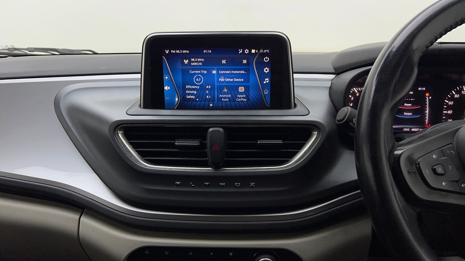 Used 2021 Tata Altroz XZ Petrol Petrol Manual top_features Integrated (in-dash) music system