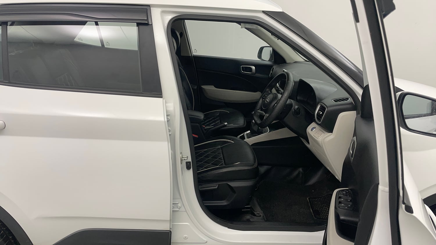 Used 2024 Hyundai Venue SX 1.2 Petrol Petrol Manual interior RIGHT SIDE FRONT DOOR CABIN VIEW