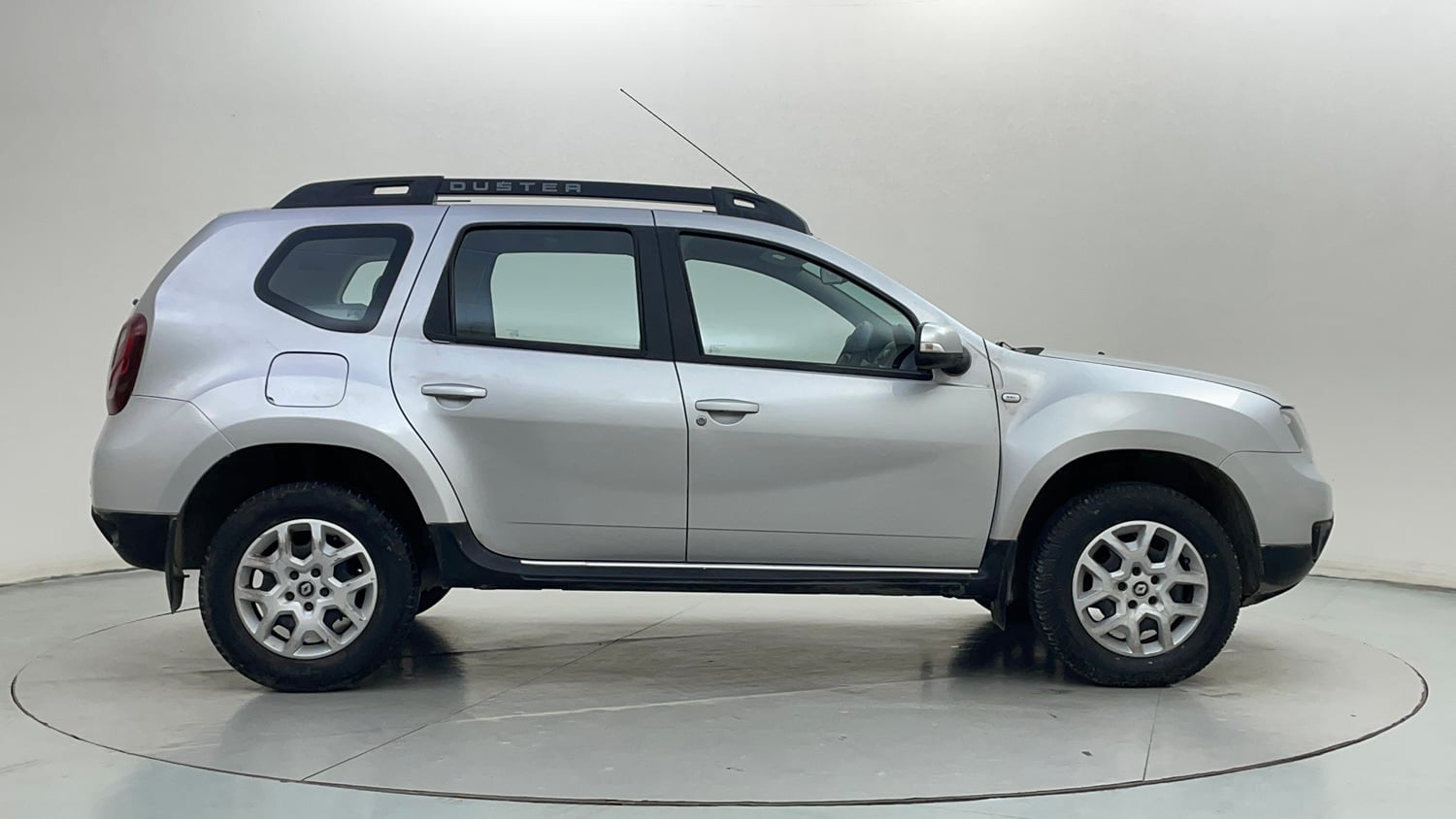 Used 2017 Renault Duster RXL Petrol Petrol Manual exterior RIGHT SIDE VIEW
