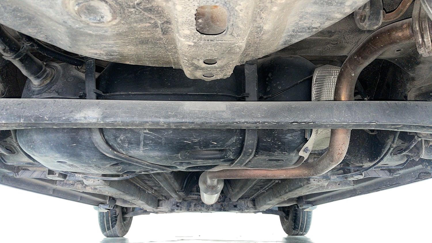 Used 2013 Maruti Suzuki Swift VXi Petrol Manual extra REAR UNDERBODY VIEW (TAKEN FROM REAR)