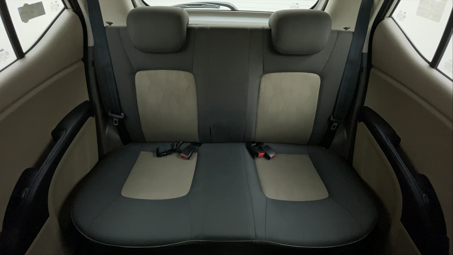 Used 2013 Hyundai i10 Sportz 1.2 Kappa2 Petrol Manual interior REAR SEAT CONDITION VIEW