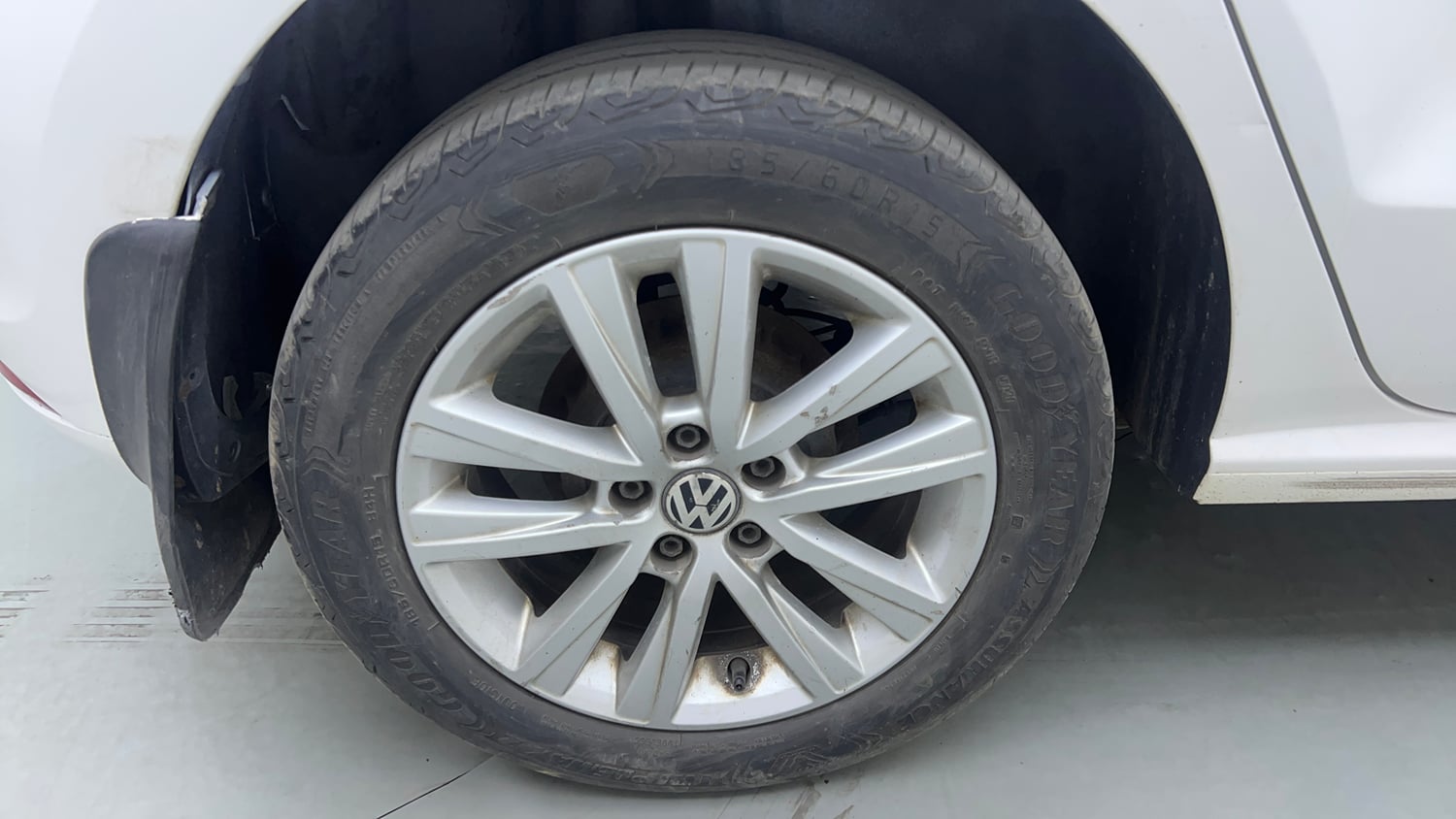 Used 2016 Volkswagen Polo GT TSI Petrol Automatic tyres RIGHT REAR TYRE RIM VIEW