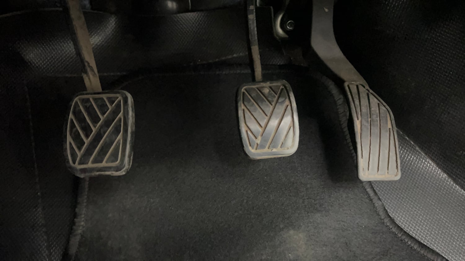 Used 2018 Maruti Suzuki Swift VXI (O) Petrol Manual interior PEDALS VIEW