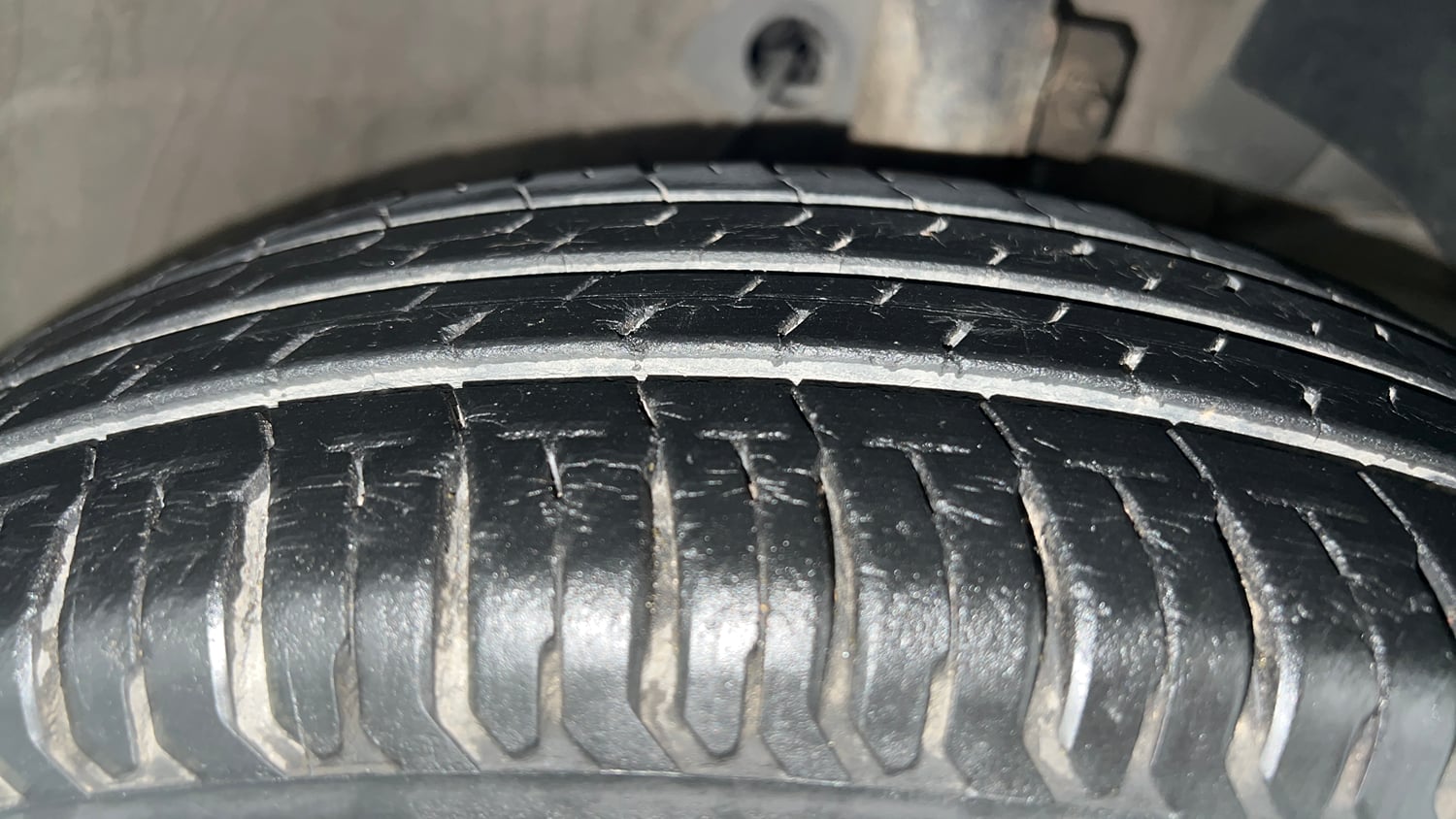 Used 2021 Maruti Suzuki Dzire VXi Petrol Manual tyres RIGHT FRONT TYRE TREAD VIEW