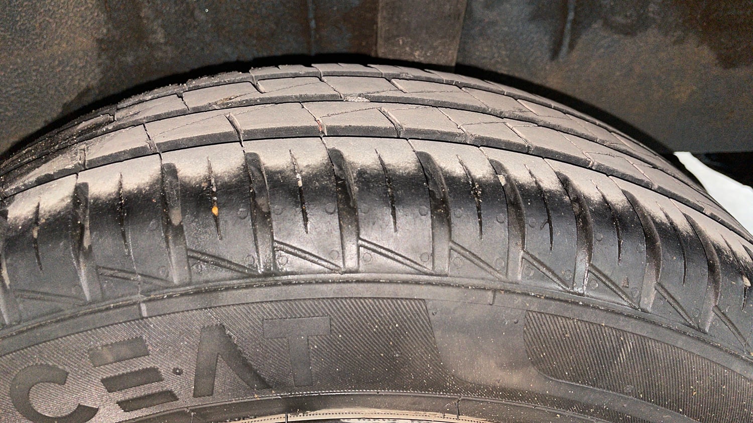 Used 2024 Renault Kwid CLIMBER 1.0 MT Petrol Manual tyres LEFT REAR TYRE TREAD VIEW