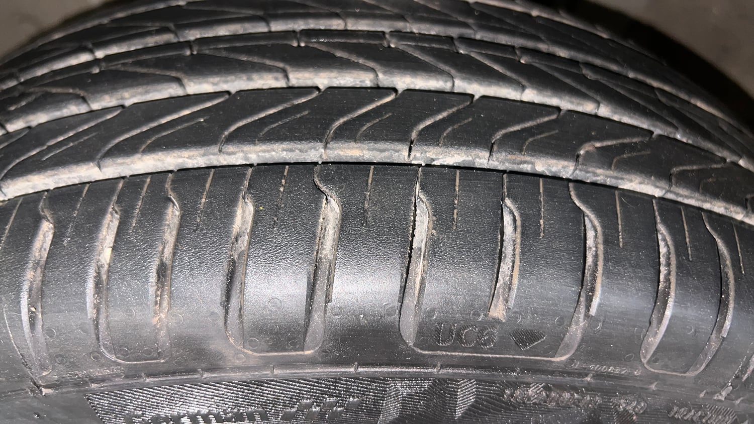 Used 2021 Renault Kiger RXZ AMT Dual Tone Petrol Automatic tyres LEFT FRONT TYRE TREAD VIEW