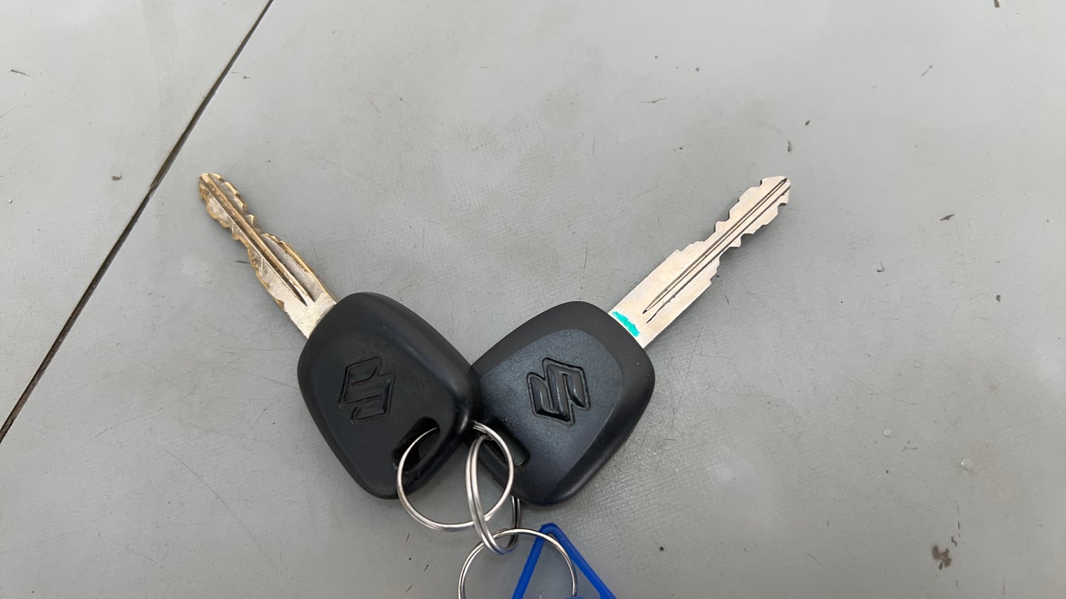 Used 2014 Maruti Suzuki Swift LXi Petrol Manual extra CAR KEY VIEW