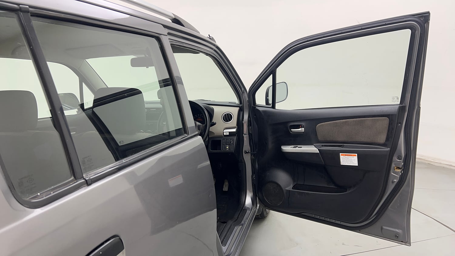 Used 2015 Maruti Suzuki Wagon R LXI CNG Cng Manual interior RIGHT FRONT DOOR OPEN VIEW