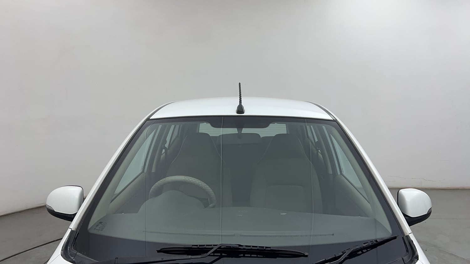 Used 2013 Hyundai i10 Sportz 1.2 Kappa2 Petrol Manual exterior FRONT WINDSHIELD VIEW