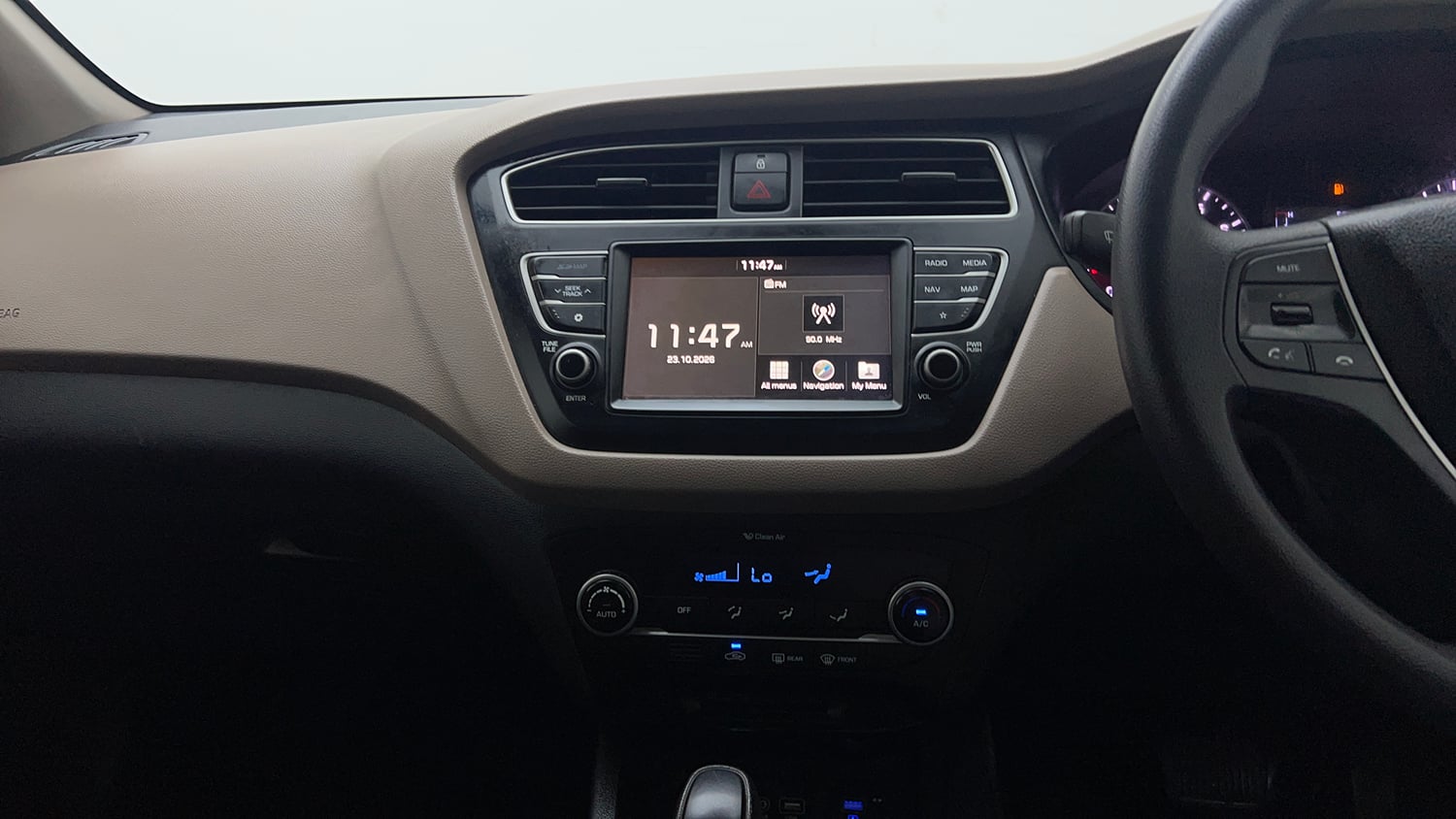 Used 2018 Hyundai Elite i20 Asta 1.2 AT Petrol Automatic top_features Integrated (in-dash) music system
