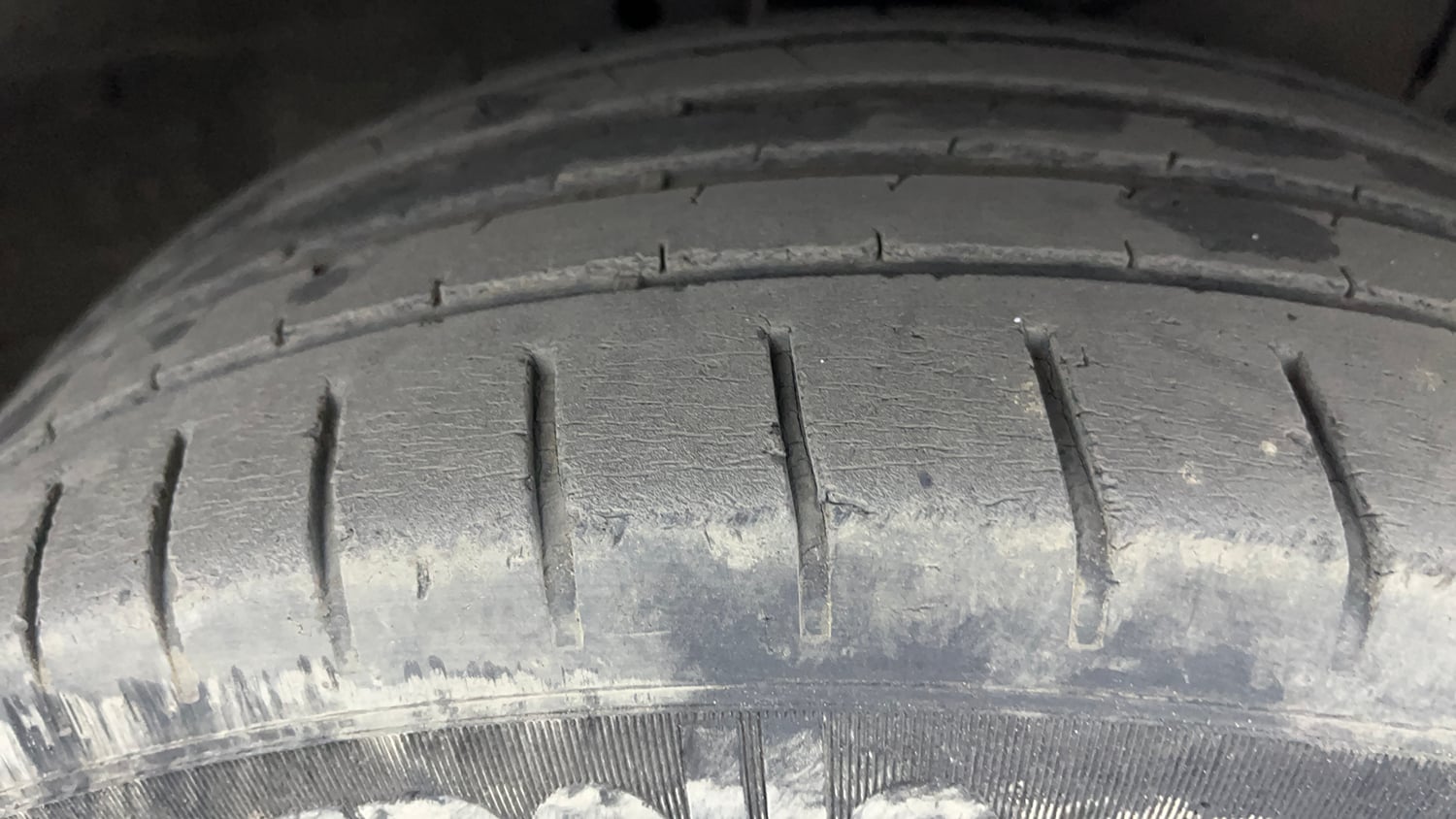 Used 2017 Maruti Suzuki Ciaz ZXI+ Petrol Manual tyres RIGHT FRONT TYRE TREAD VIEW