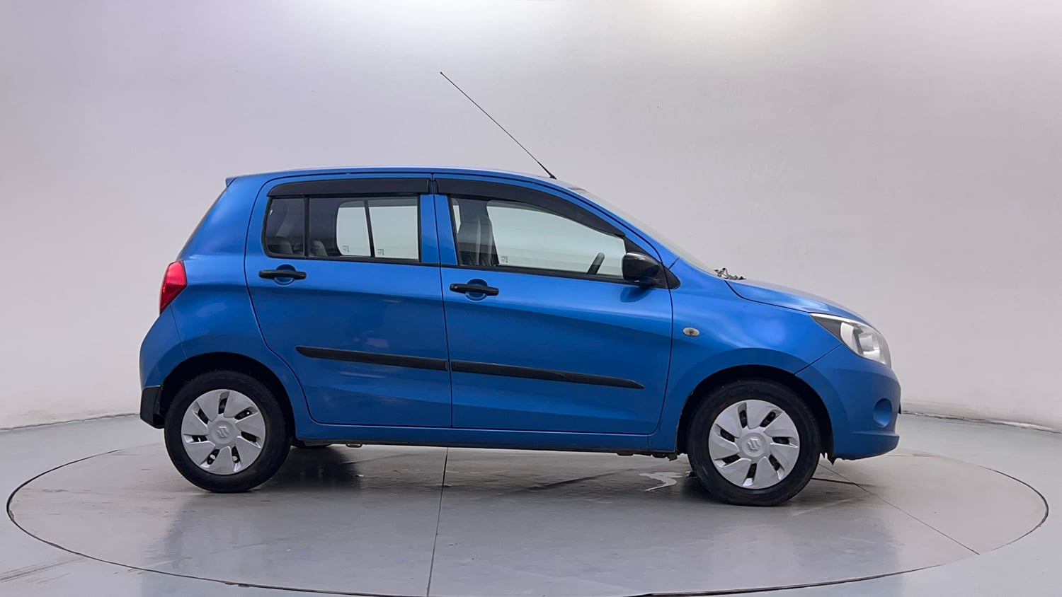 Used 2016 Maruti Suzuki Celerio VXi AMT Petrol Automatic exterior RIGHT SIDE VIEW