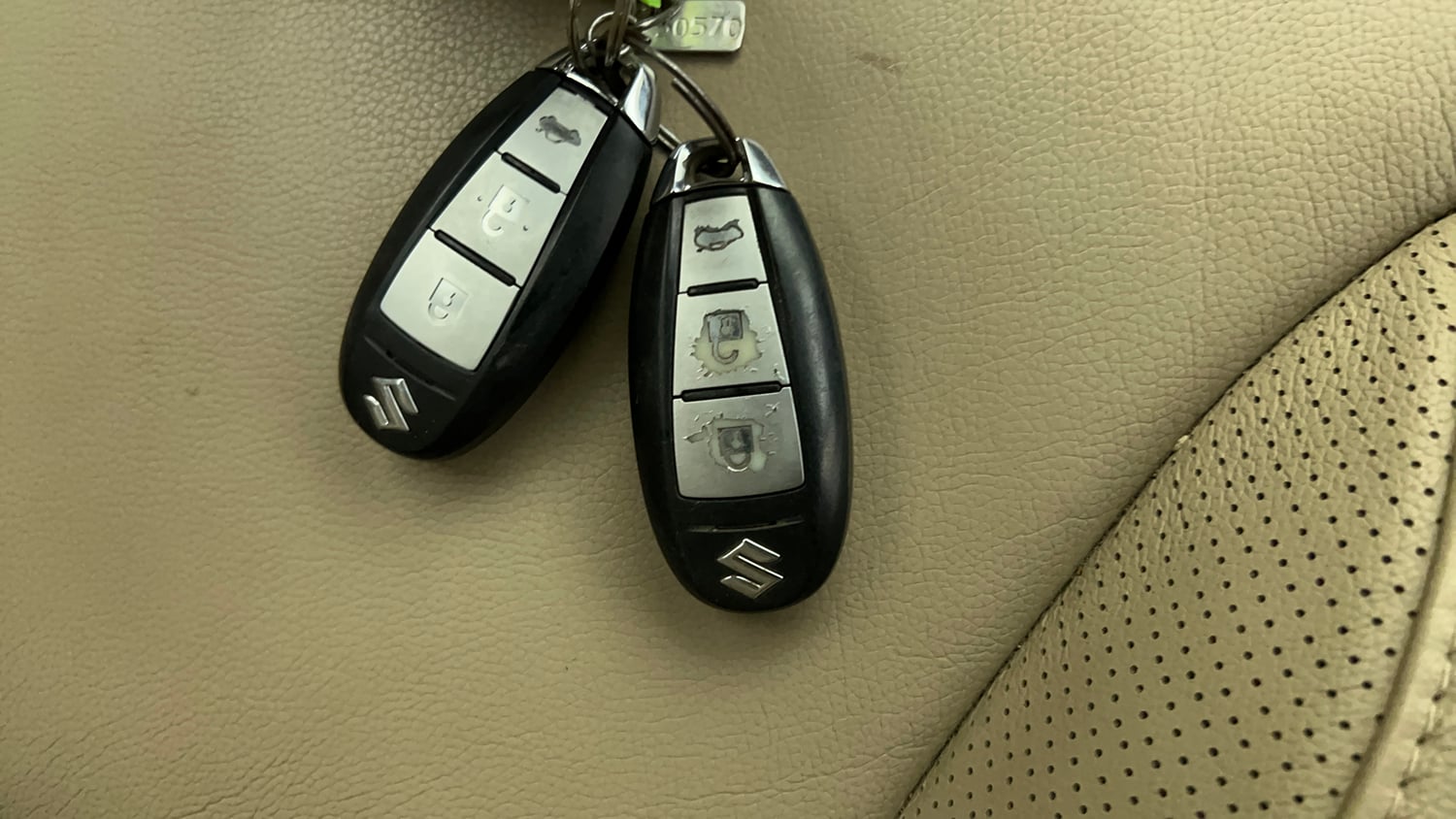 Used 2016 Maruti Suzuki Ciaz ZXi  AT Petrol Automatic extra CAR KEY VIEW