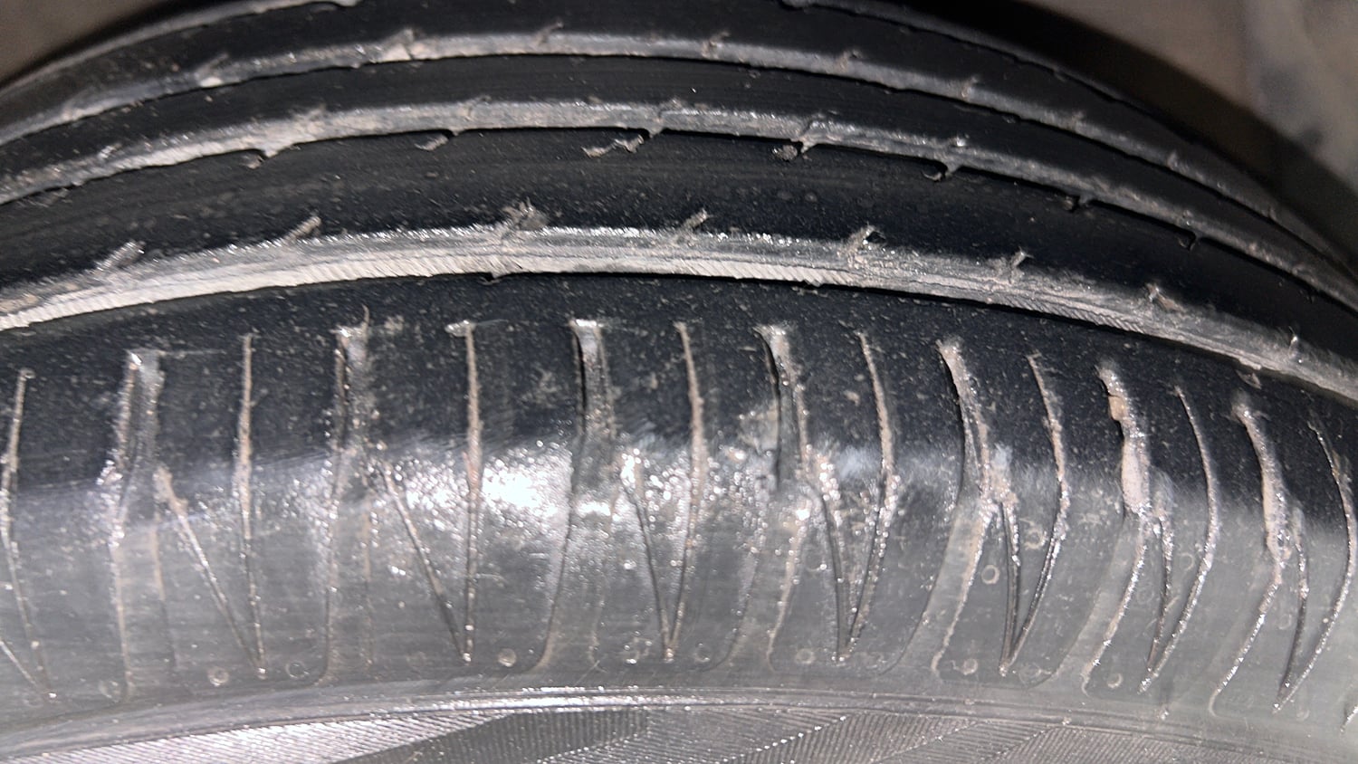 Used 2012 Hyundai i20 Sportz 1.2 Petrol Manual tyres RIGHT FRONT TYRE TREAD VIEW