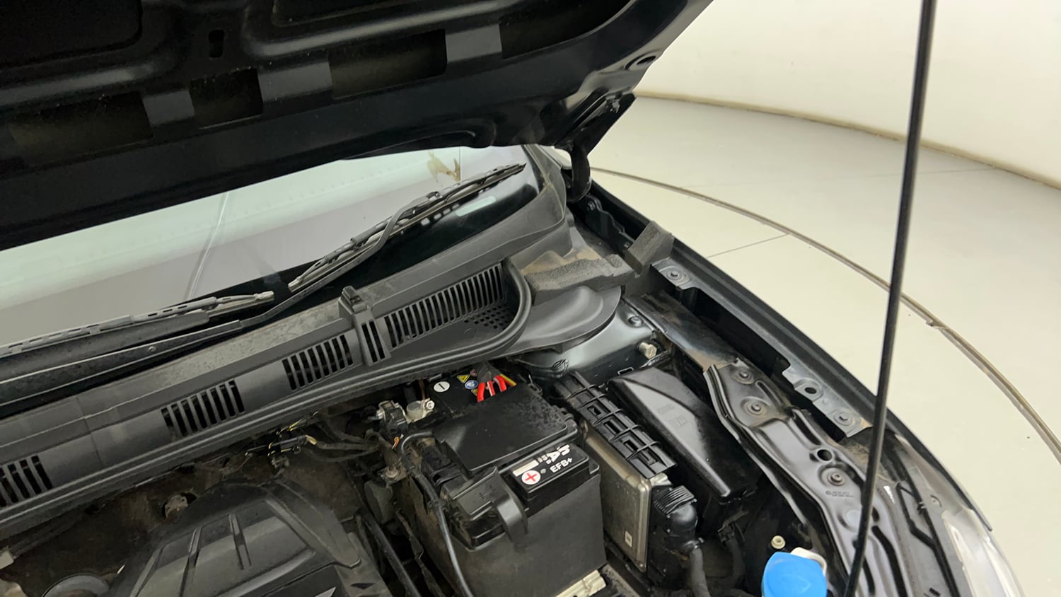 Used 2024 Volkswagen Virtus Highline 1.0 TSI MT Petrol Manual engine ENGINE LEFT SIDE HINGE & APRON VIEW