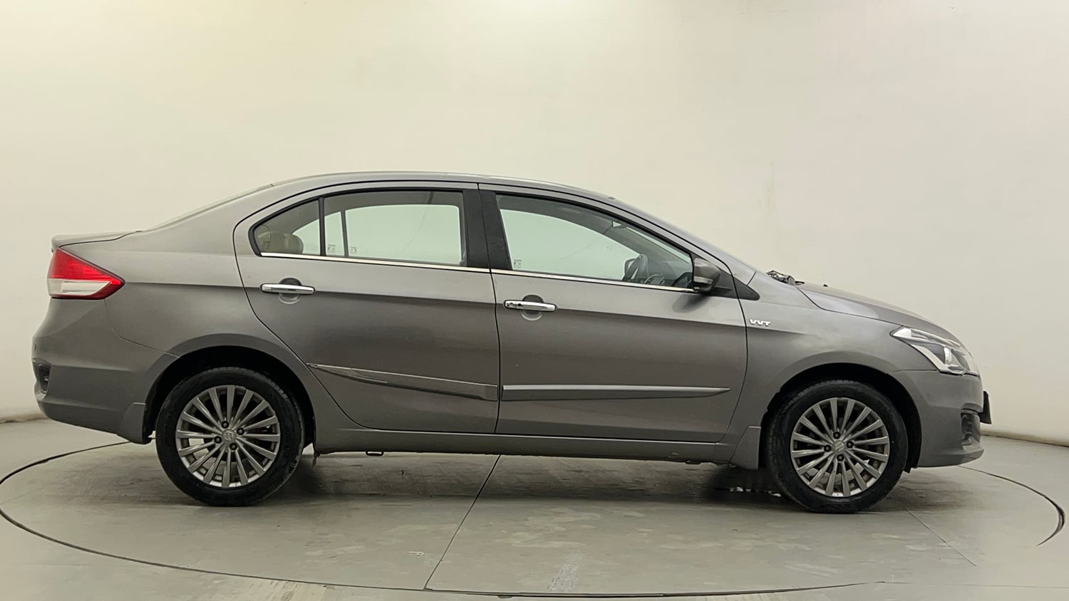 Used 2016 Maruti Suzuki Ciaz ZXi  AT Petrol Automatic exterior RIGHT SIDE VIEW